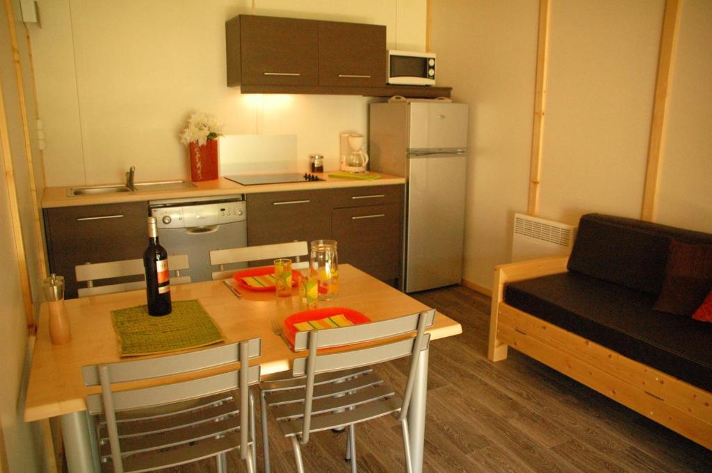 La Lande Du Moulin Hotel Sulniac Room photo