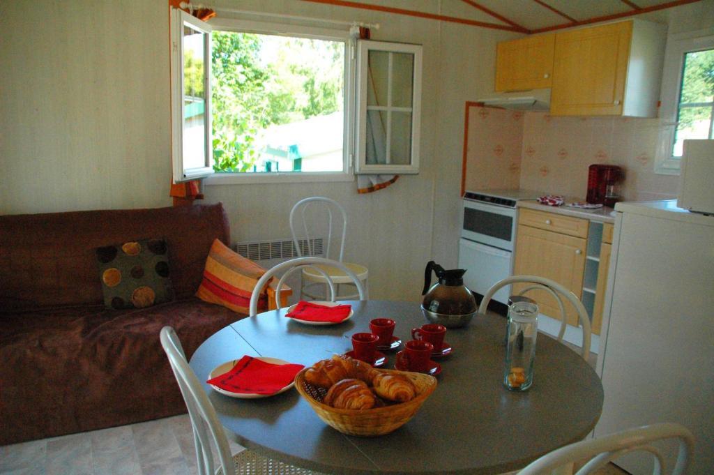 La Lande Du Moulin Hotel Sulniac Room photo